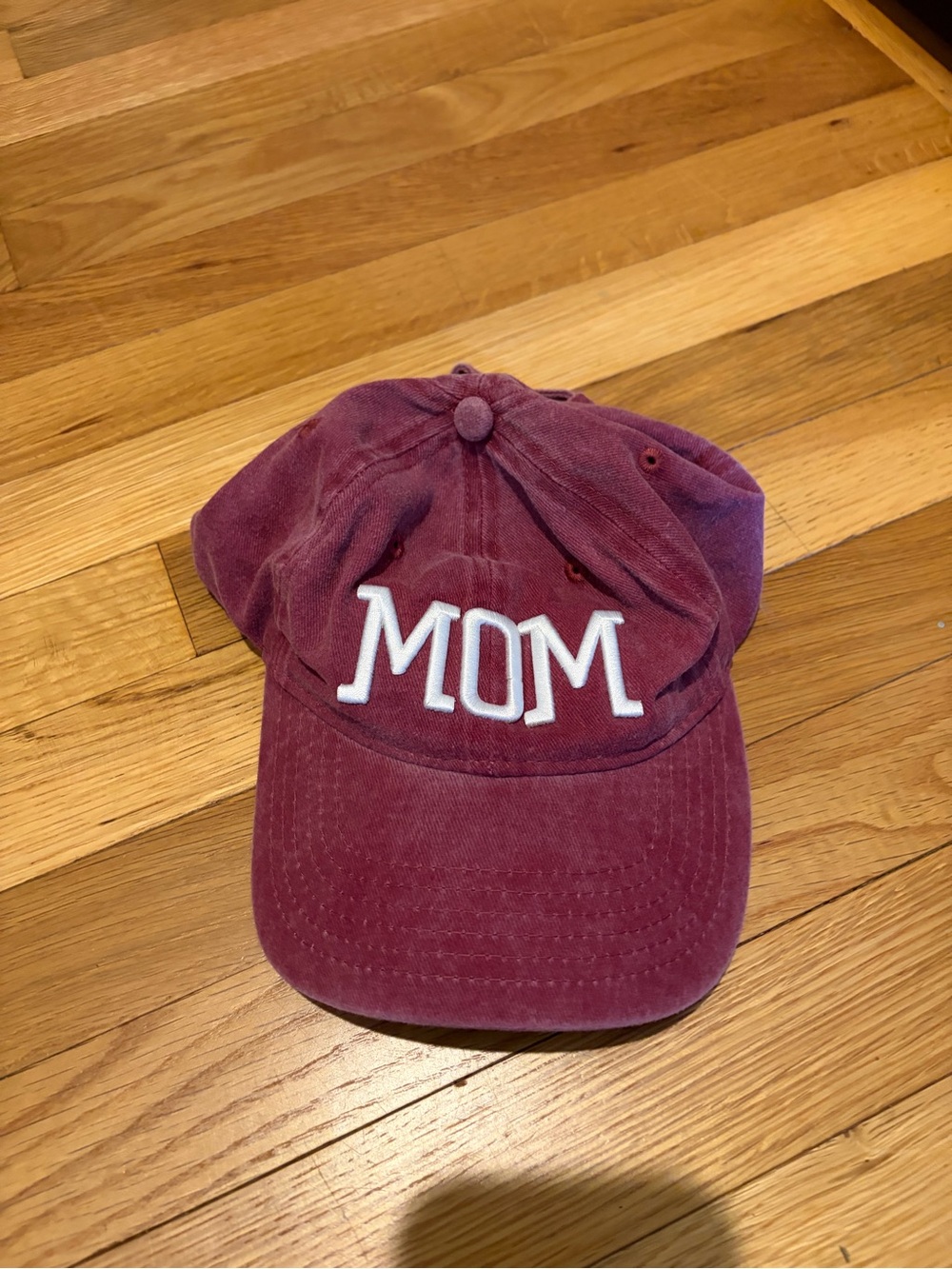 MOM Embroidered baseball call - Burgundy